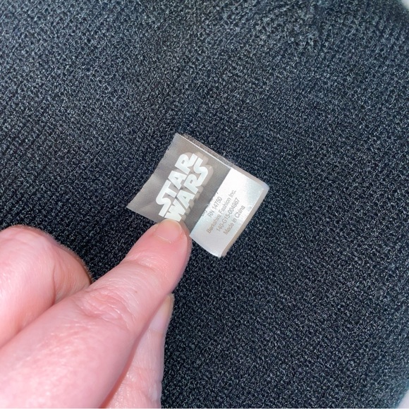 Darth Vader Beanie - Picture 5 of 7